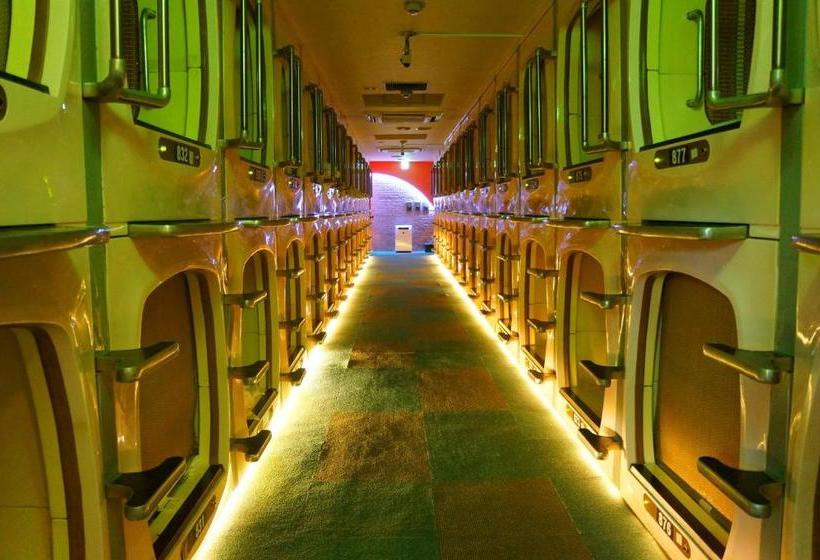 Capsule Hotel 310