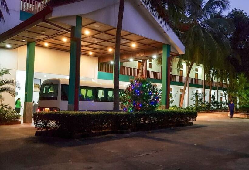 Acme Grand Hotel Habarana