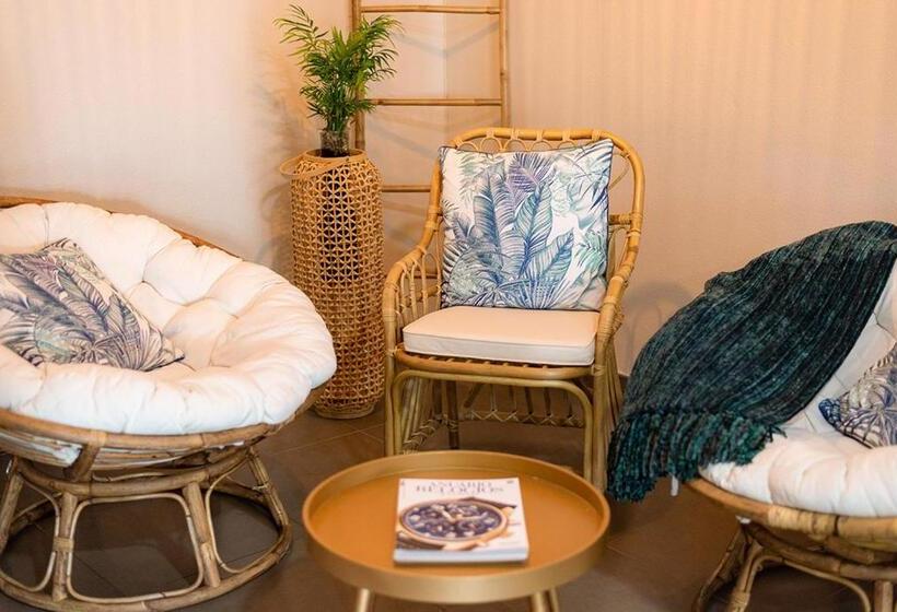 Отель The Blue Bamboo Duna Parque Group