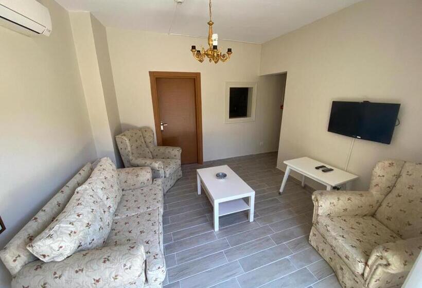 Büyükada Apart Hotel   Karadağ Apart