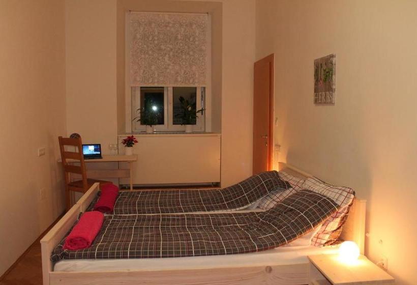 پانسیون Anna House