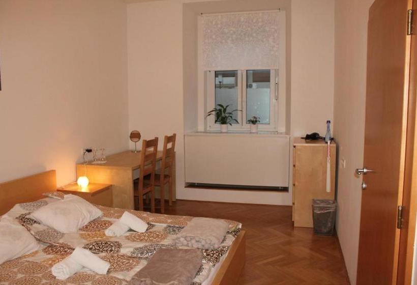 پانسیون Anna House