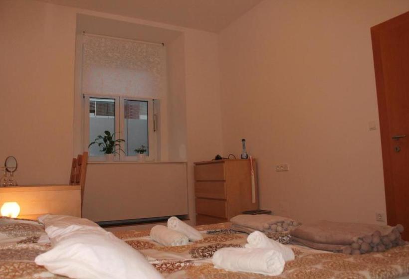 پانسیون Anna House