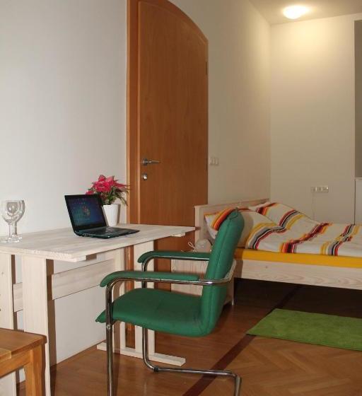 پانسیون Anna House