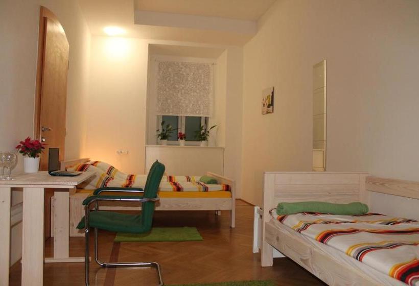 پانسیون Anna House