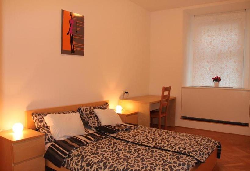 پانسیون Anna House