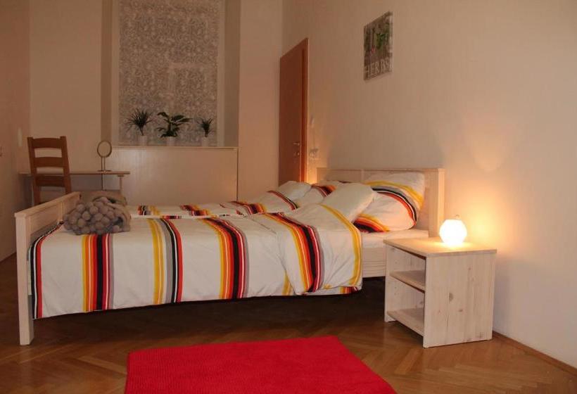 پانسیون Anna House