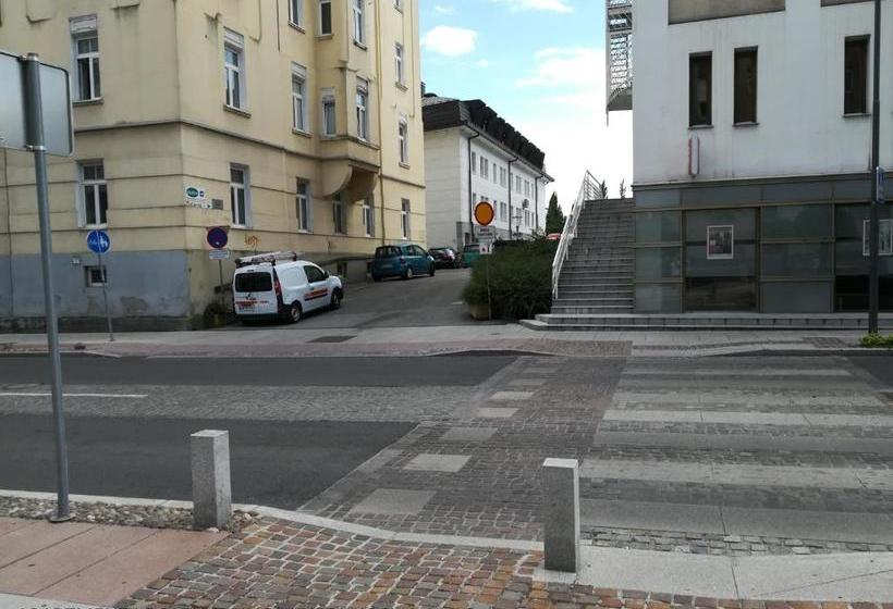 پانسیون Anna House