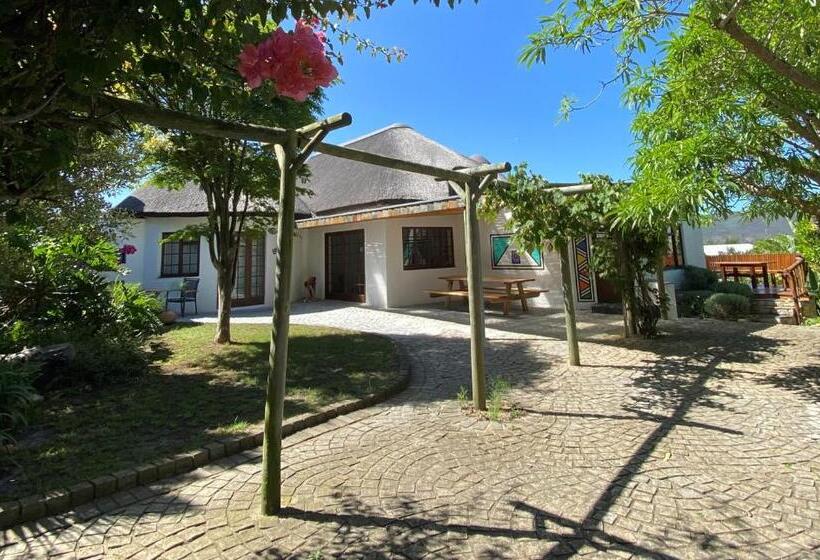 پانسیون Badger's Lodge