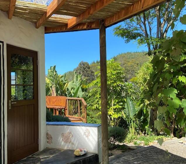 پانسیون Badger's Lodge