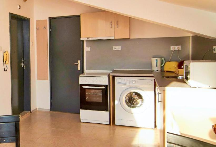 膳宿费 Batak Studio