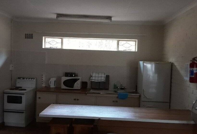 פנסיון Boer And Brit Self Catering Guest House