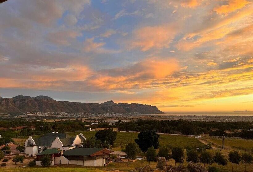 펜션 Capelands Wine Farm