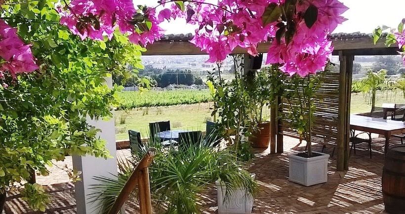 펜션 Capelands Wine Farm