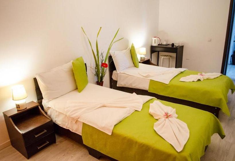 پانسیون City Lux Villa