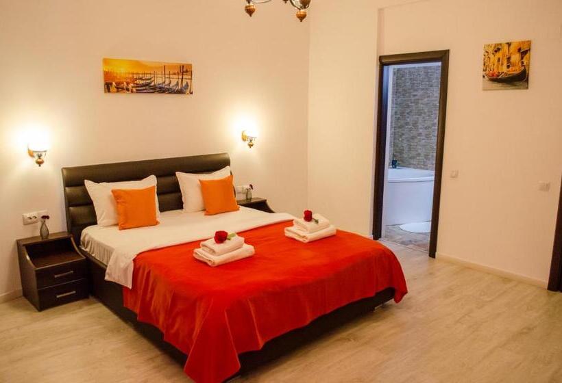 پانسیون City Lux Villa