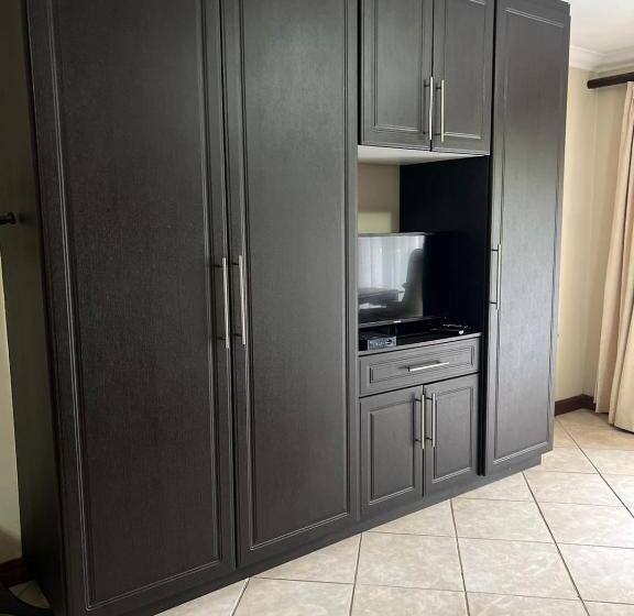 膳宿费 Fernivy Guest House