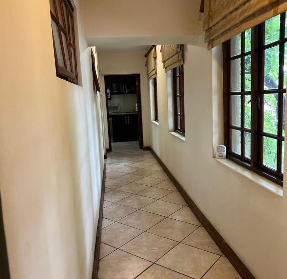 פנסיון Fernivy Guest House