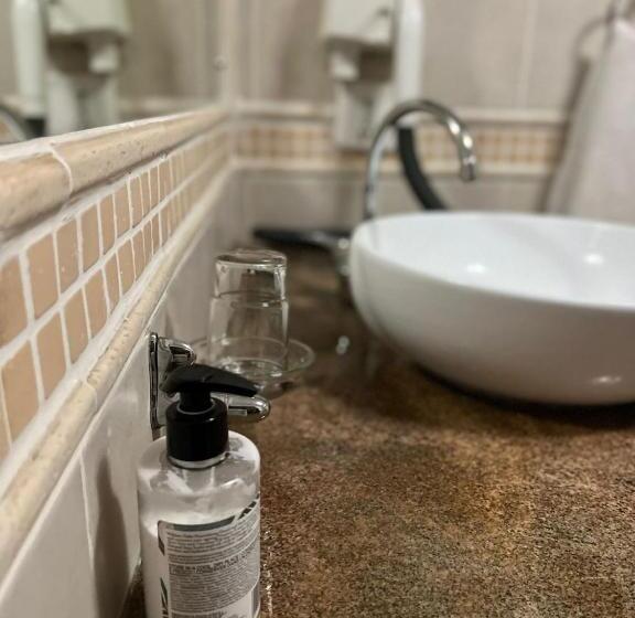 膳宿费 Fernivy Guest House