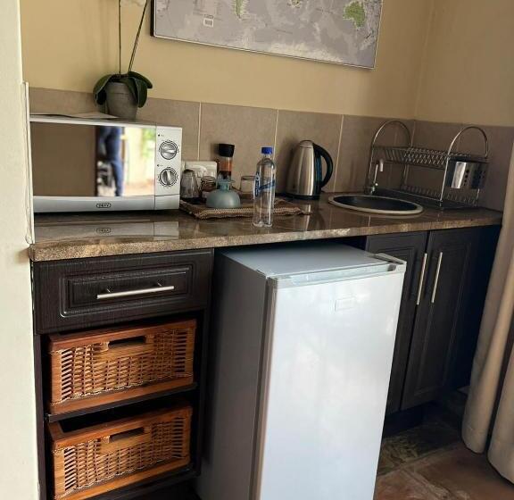 膳宿费 Fernivy Guest House