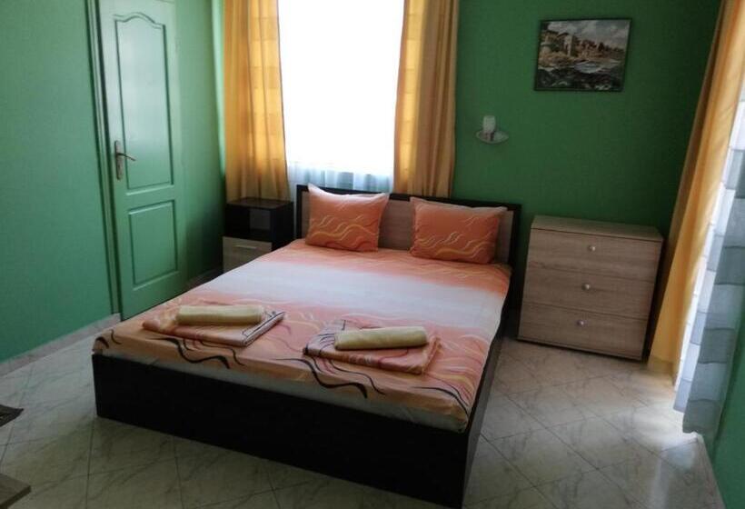 Пансион Guest House Yanina