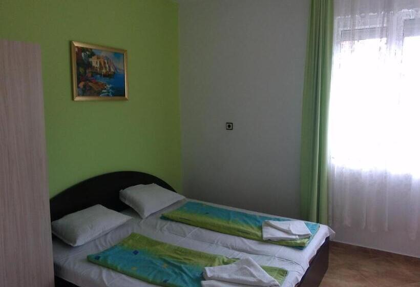 Пансион Guest House Yanina