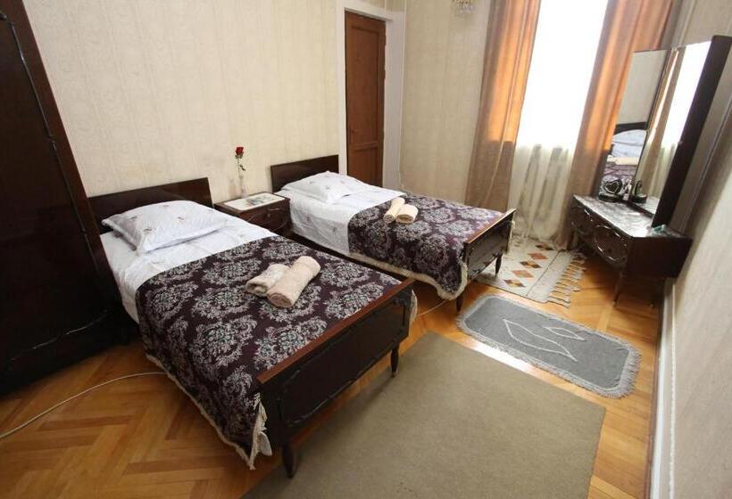 بنسيون Guesthouse Goliati