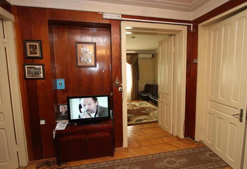 بنسيون Guesthouse Goliati