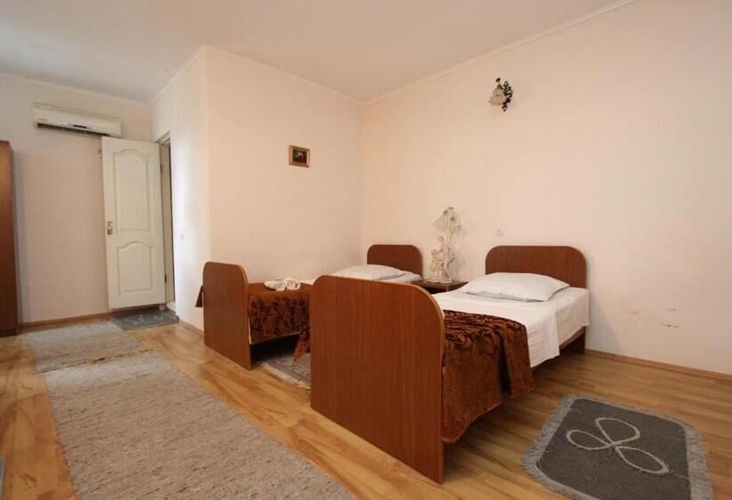 بنسيون Guesthouse Goliati