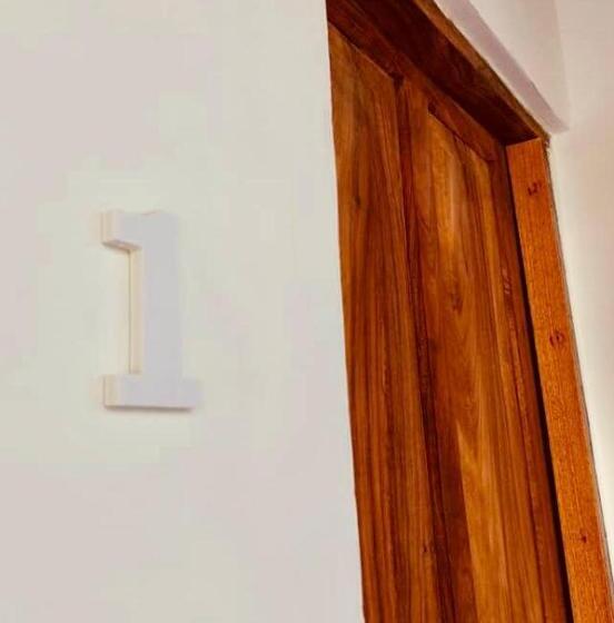 بنسيون Helwas Zanzibar Beach