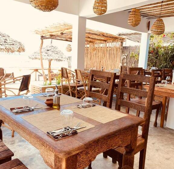 Пансион Helwas Zanzibar Beach