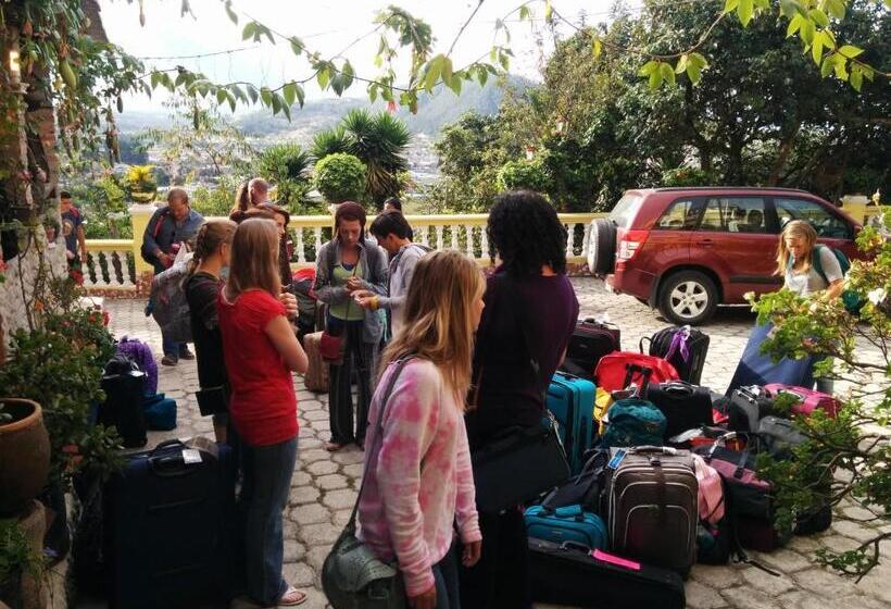 ペンション Hostal Curiñan