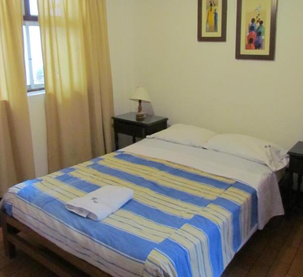 펜션 Huanchaco Hostal