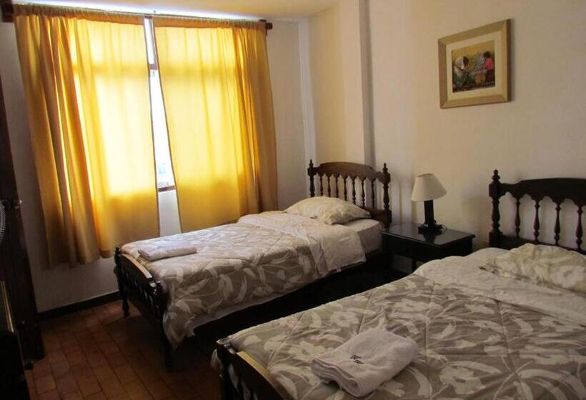 펜션 Huanchaco Hostal