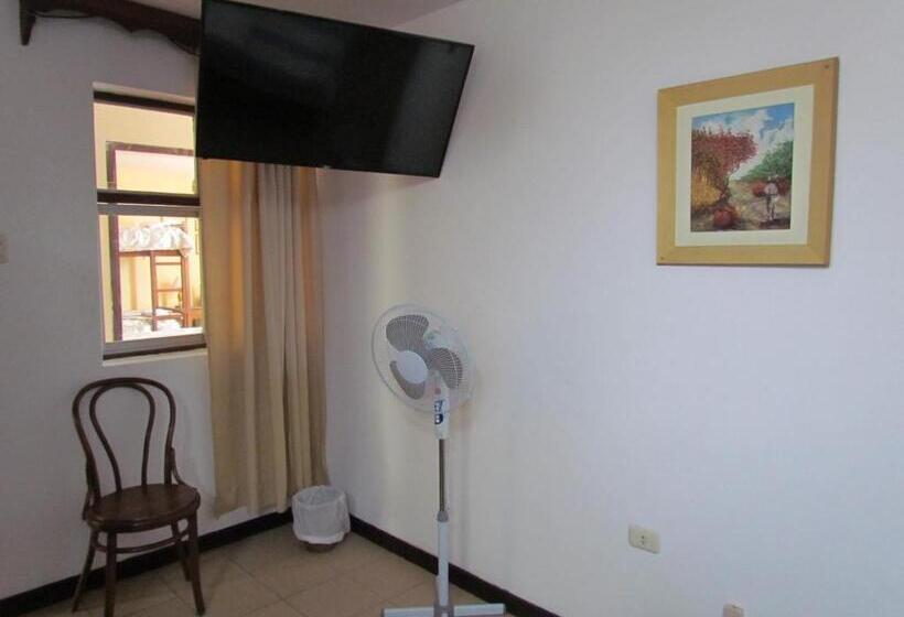 펜션 Huanchaco Hostal