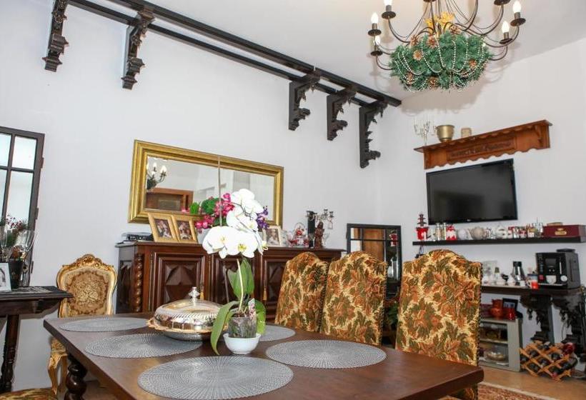 膳宿费 Il Piccolo Castello Busteni