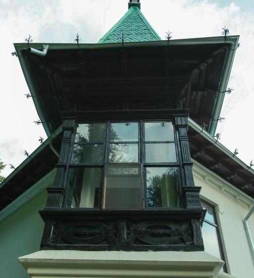 膳宿费 Il Piccolo Castello Busteni