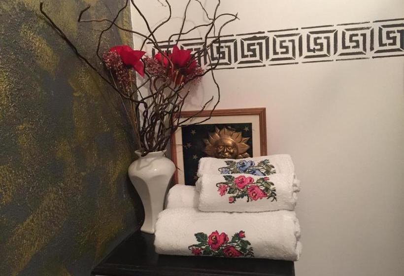 膳宿费 Il Piccolo Castello Busteni