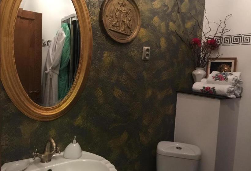 膳宿费 Il Piccolo Castello Busteni