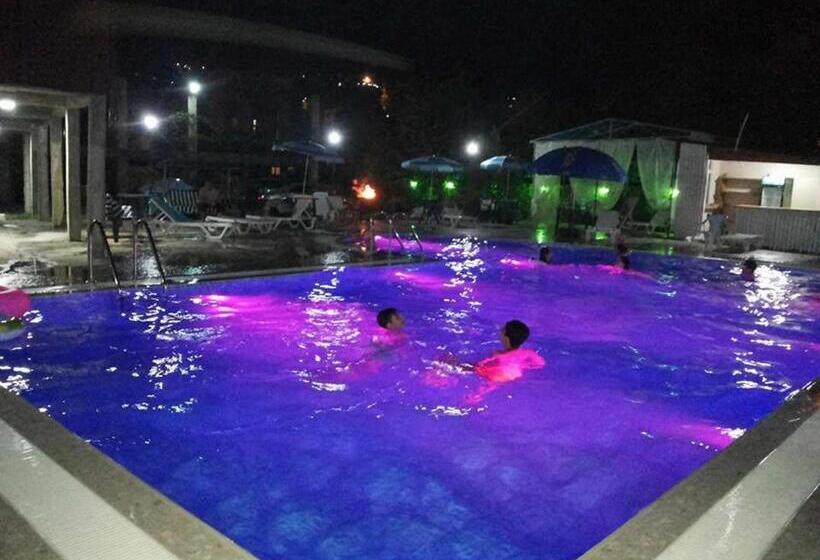 پانسیون Kvariati Grand Guest House