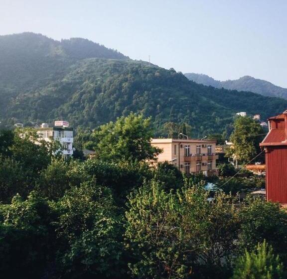 پانسیون Kvariati Grand Guest House