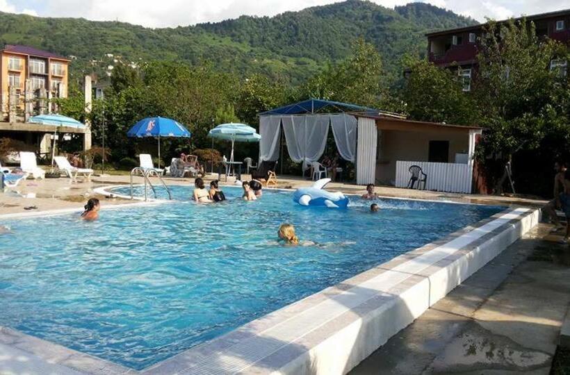 پانسیون Kvariati Grand Guest House