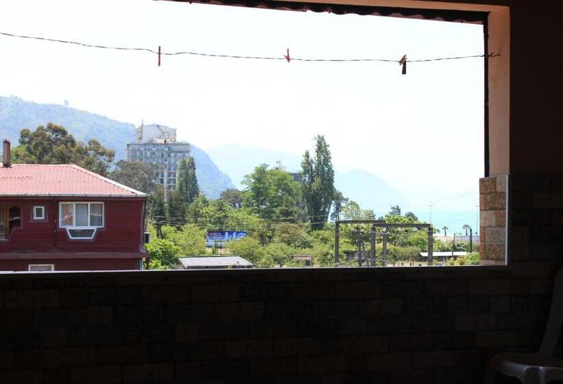 پانسیون Kvariati Grand Guest House