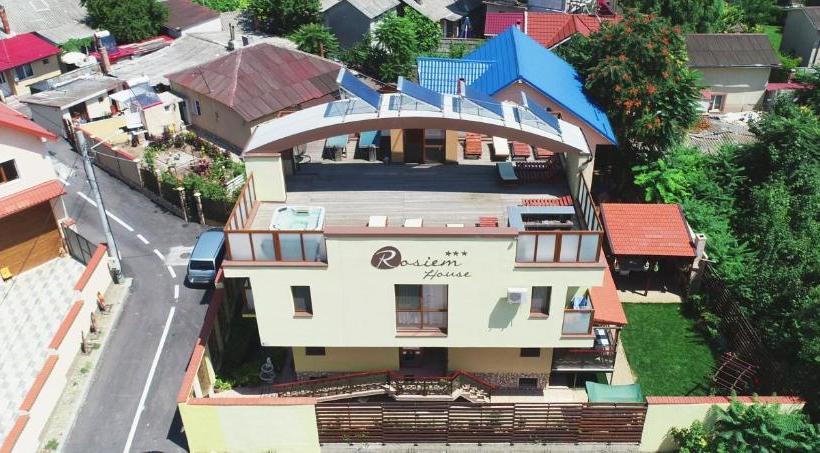 بنسيون Rosiem House