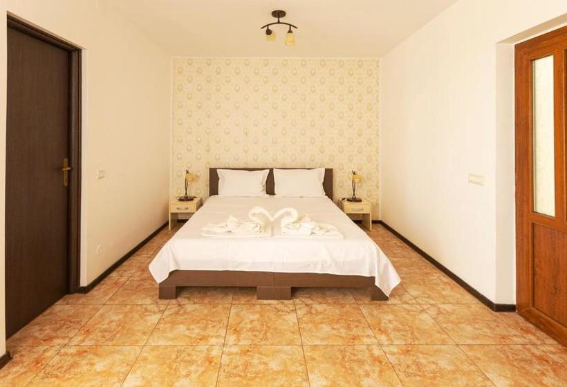 بنسيون Rosiem House