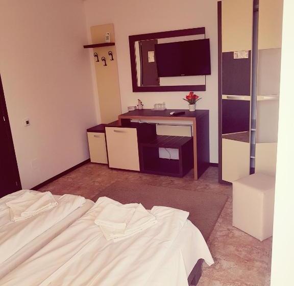 بنسيون Rosiem House