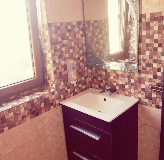 بنسيون Rosiem House