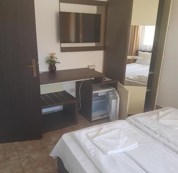 بنسيون Rosiem House