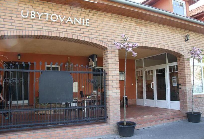 پانسیون Sabbia Ristorante   Reštaurácia A Ubytovanie Prievidza