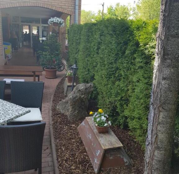 پانسیون Sabbia Ristorante   Reštaurácia A Ubytovanie Prievidza